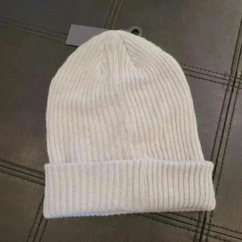 Melrose and Market Adult Unisex Light Gray Ribbed Knit Beanie NWT NEW sz OS